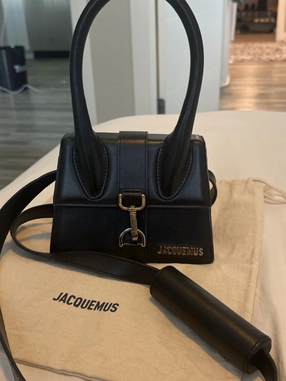 Jacquemus Black Leather Messenger Bag with Gold Hardware - Picture 5 of 5